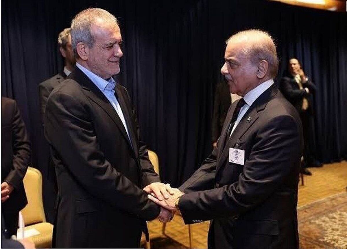 استقبال رسمی پزشکیان از نخستوزیر پاکستان