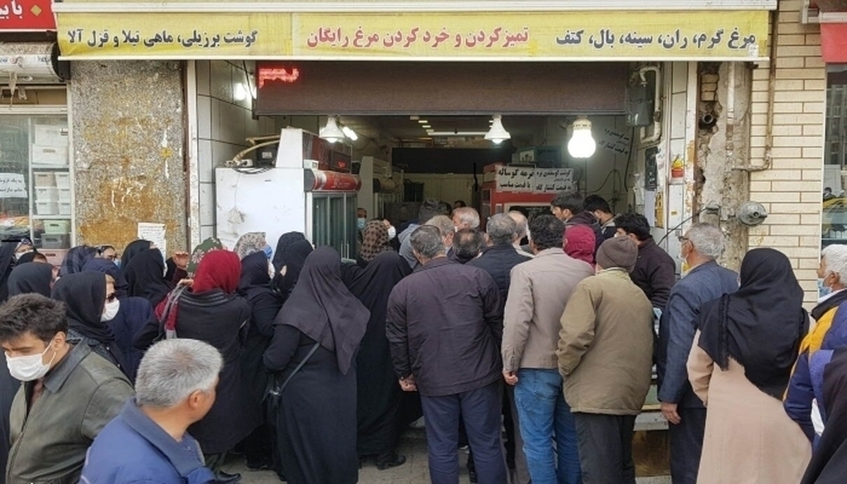 مردم برای خرید گوشت ارزان صف کشیدند
