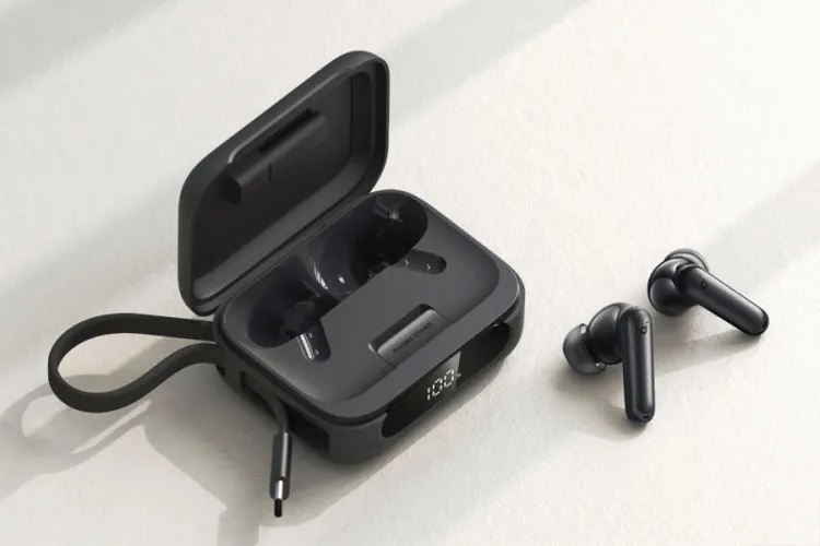 هندزفری Soundcore P41i انکر میتواند گوشی شما را هم شارژ کند!