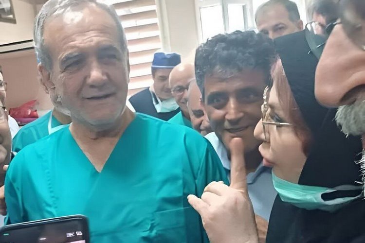 رییس جمهور: بدون در نظر گرفتن چارچوبهای وزارت بهداشت مجوز عرضه اینترنتی دارو صادر نشود