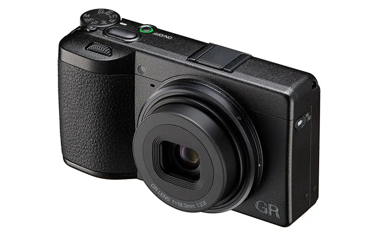 دوربین Ricoh GR IV با طراحی جمعوجور و مینیمالیستی معرفی شد