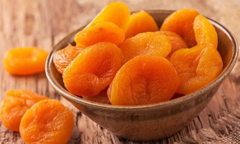 کالری قیسی (برگه زردآلو) چقدر است؟