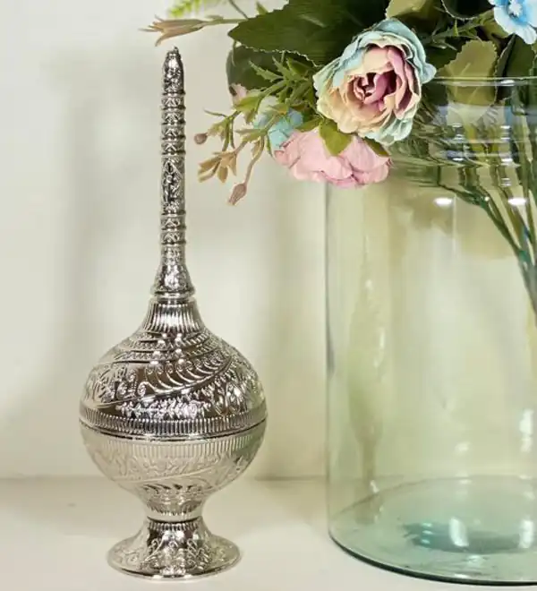 تعبیر خواب گلاب پاش برای زن متاهل و باردار و دختر مجرد از روانشناسی