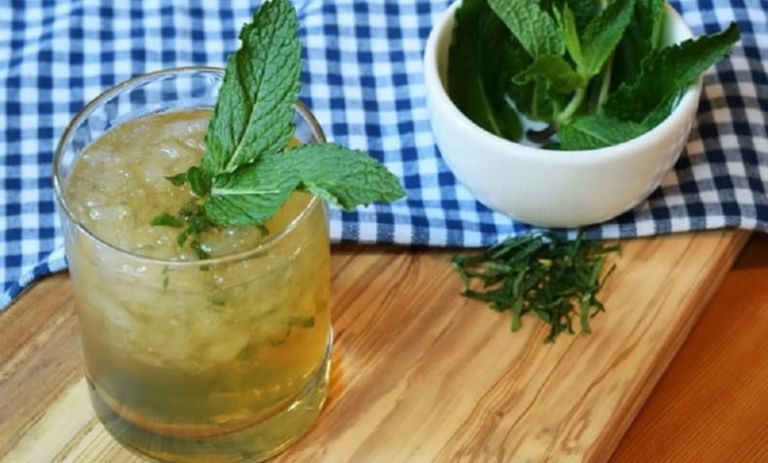 طرز تهیه شربت نعناع خانگی؛ نوشیدنی خنک و خوشعطر برای تابستان