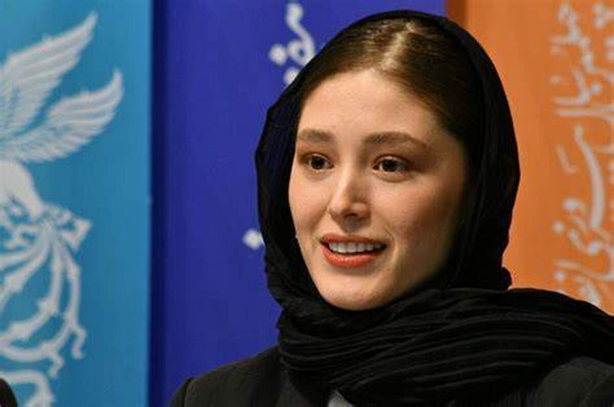 فرشته حسینی با گریمی عجیب و متفاوت راهی جشنواره کارلووی میشود + عکس
