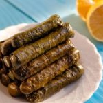 طرز تهیه دلمه برگ مو لبنانی (ورق عنب)؛ غذای سنتی مدیترانه‌ای