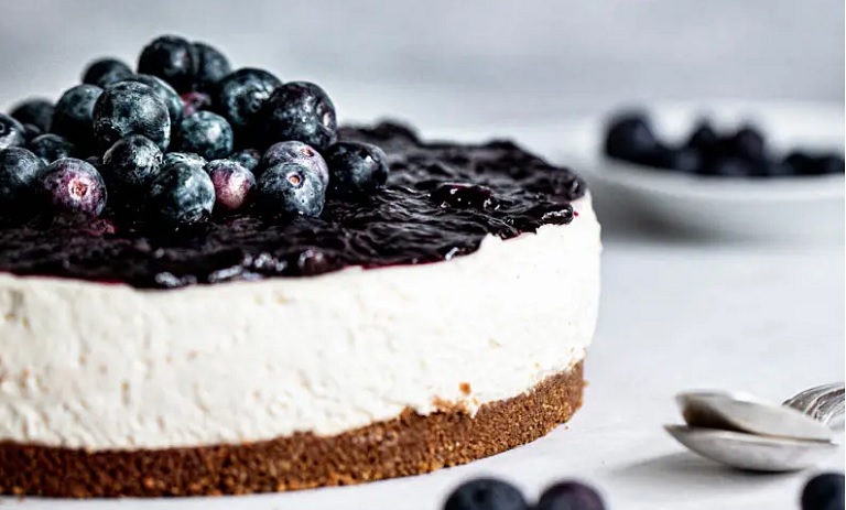 طرز تهیه چیز کیک بلوبری؛ دسر فوقالعادهای که باید امتحان کنید