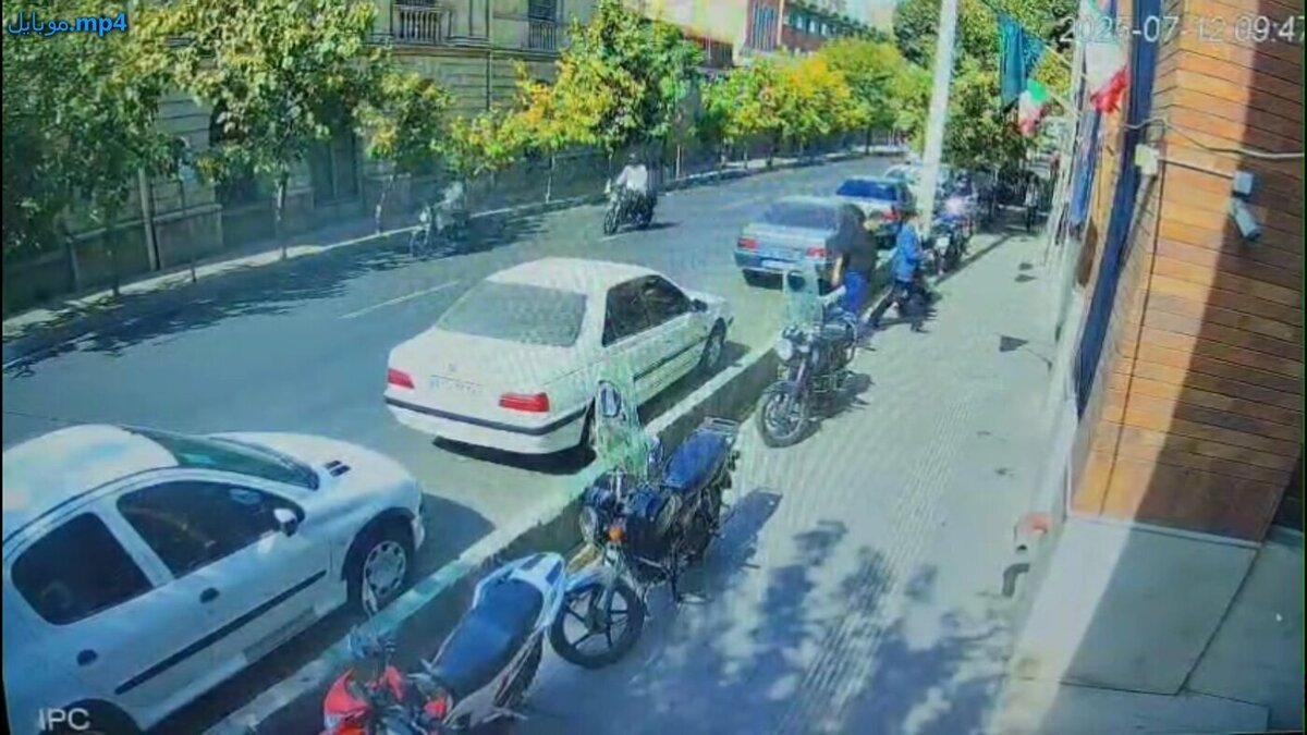 موبایلقاپی مقابل سفارت اروپایی در تهران! +فیلم