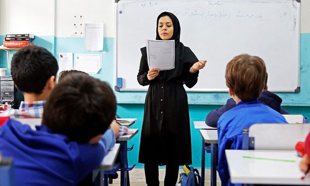 حقوق معلمان در سال ۱۴۰۴ چقدر است؟ / این معلمان حقوق بیشتری دریافت میکنند