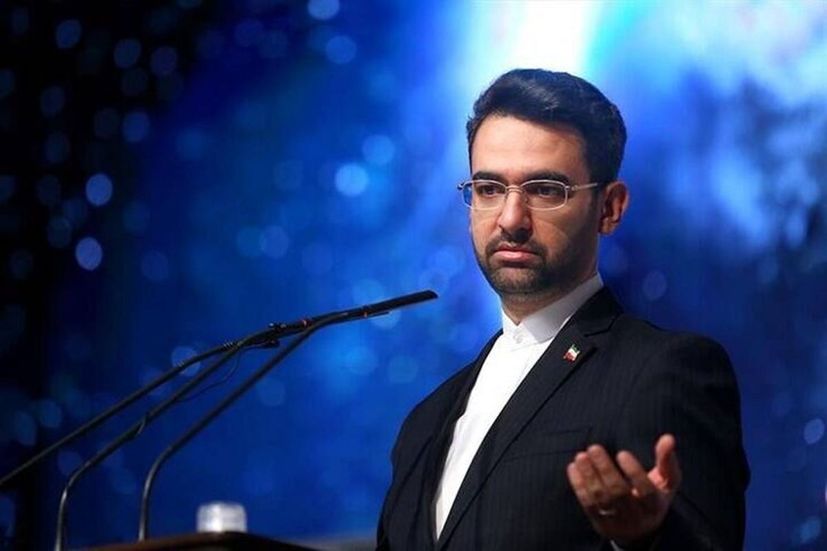 واکنش آذریجهرمی به قاطی کردن آب و بنزین خودروی پزشکیان