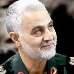 تصویر کمتر دیده شده بازیگوشی قاسم سلیمانی با نوه هایش + عکس