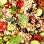 طرز تهیه سالاد مدیترانه‌ای با کینوا+ سس مخصوص