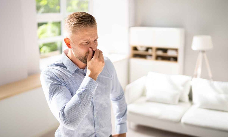 دلایل بوی بد کولر آبی؛ ترفندهای از بین بردن آن