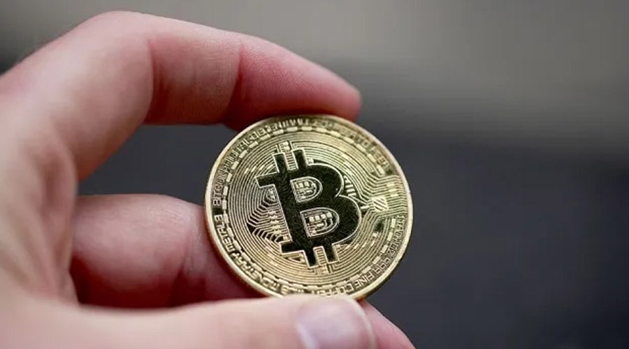 جهش ۶۵ درصدی دانلود برنامه کوینبیس؛ سرمایهگذاران خرد از خواب بیدار شدند؟