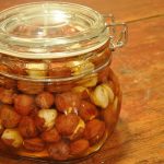 طرز تهیه ترشی فندق+ نکات کپک نزدن