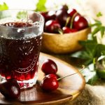 طرز تهیه آب آلبالو خانگی با آلبالو خشکه و تازه