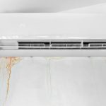 مشکل آب دادن کولر گازی؛ دلایل و روش‌های رفع آن