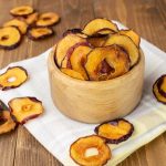طرز تهیه چیپس آلو+ نکات و روش‌های مختلف