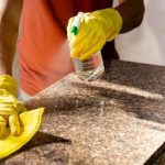 طرز ساخت اسپری براق‌کننده خانگی برای سنگ گرانیت