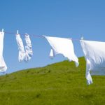 چگونه لباس‌ها را در کوتاه‌ترین زمان ممکن خشک کنیم؟