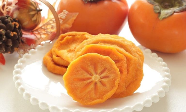 کالری خرمالو خشک چقدر است؟