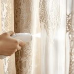 ترفندهای ساده برای از بین بردن چروک پرده؛ راهکارهای سریع و آسان