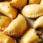 طرز تهیه پیراشکی گوشت برای تغذیه بچه مدرسه‌ای ها