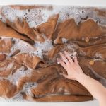 نکات شستشوی لباس‌های فوتر و شکت؛ دوام و تمیزی بیشتر