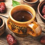 دمنوش عناب و سیب؛ ترکیب گرم و مقوی مخصوص عصرهای پاییز