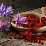 ۵ ماسک زعفران خانگی؛ راز درخشان کردن پوست صورت با زعفران