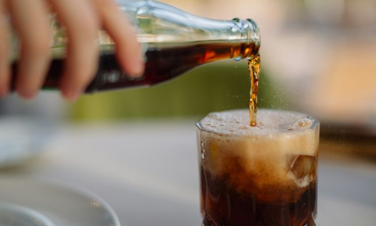 کالری نوشابه چقدر است؟ جدول کامل کالری انواع نوشابه