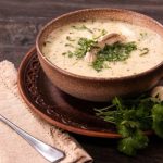 طرز تهیه سوپ گشنیز؛ سوپی سبک، سالم و خوش‌عطر