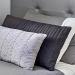 راهنمای انتخاب پارچه مناسب روبالشتی؛ راز خوابی راحت و آرام